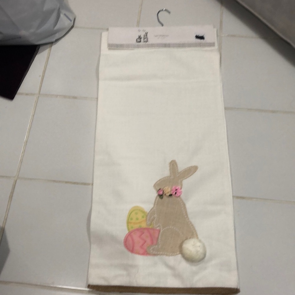 Table runner for Easter